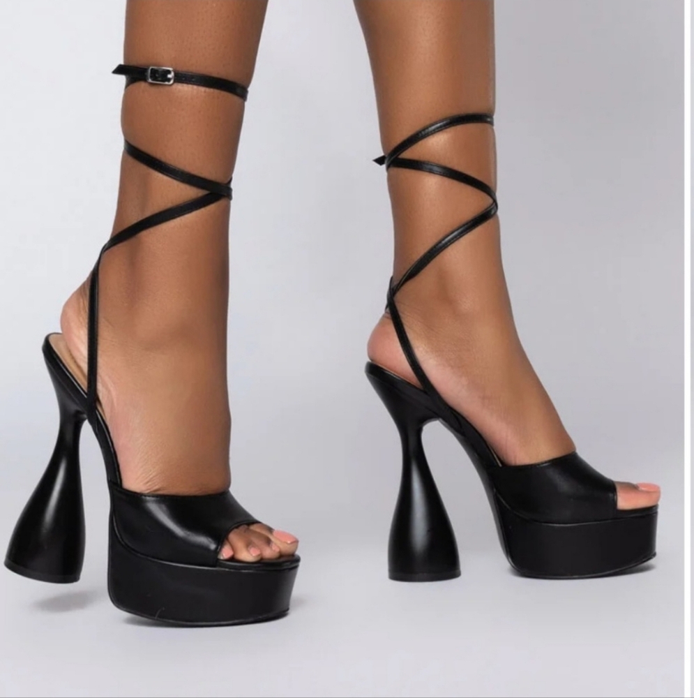 AZALEA WANG WAKE THE NEIGHBOR PLATFORM HEELS SZ 9